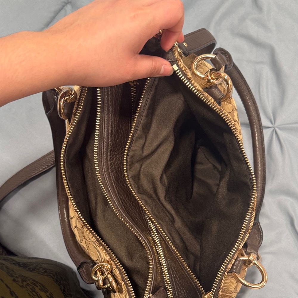 Authentic Coach Outline Signature ColetteCarryall w/original removable crossbody - Picture 9 of 14